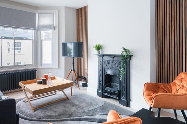 Fulham Light – 2 Bedroom Home (2711)