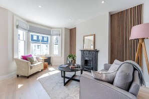 Fulham Light – 2 Bedroom Home (2263)