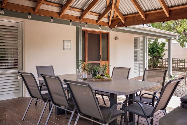 Outdoor dining