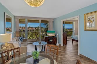 Upgraded! Steps to Kamaole II Beach, Sunset Views, Pools & Tennis #H505