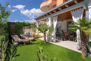 Lounge area - located next to the living room