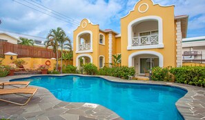 Harbour 6 - Communal pool