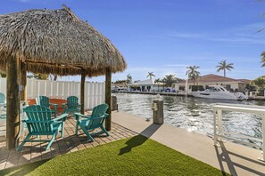 Stunning backyard canal views with private tiki hut