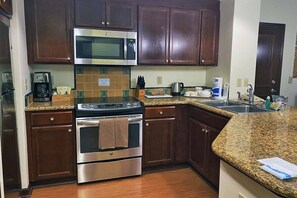 Full kitchen with all the amenities.