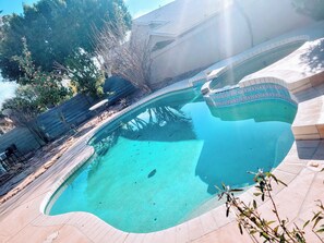  customer pool and Spa with waterfall 
The step 3 ft 4 ft to 6 ft ( No Heating )