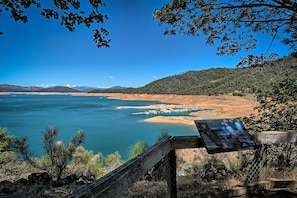 Centimudi boat launch at Lake Shasta--1 mile away