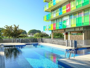 L'Eau, Plante, Propriété, Bâtiment, Piscine, La Nature, Bleu, Bleu Azur, Ciel, Fenêtre