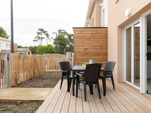 Building, Sky, Plant, Window, Wood, Tree, Fence, Road Surface, Chair, Wood Stain