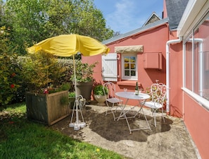 Plant, Property, Window, Sky, Building, Chair, Table, Shade, Outdoor Furniture, Tree