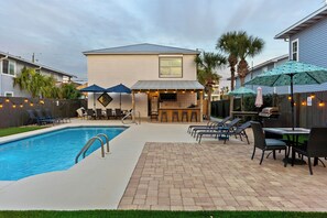 Your private outdoor oasis!