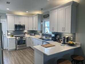 New kitchen fully stocked (no food/pantry items)