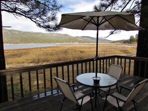 Peaceful and Endless Views Right on the Lake