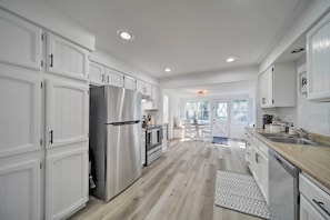 Kitchen | Stainless Steel Appliances | Spices