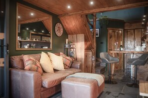 Tawny Lodge - Luxurious 1 Bedroom - Blossom Farm (11890)