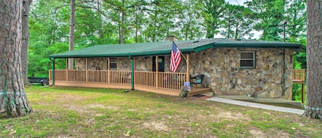 Dandridge Vacation Rental | 3BR | 2BA | 2,341 Sq Ft | Steps to Enter