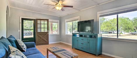 Granite Shoals Vacation Rental | 3BR | 2BA | 1,300 Sq Ft | 1 Step to Enter