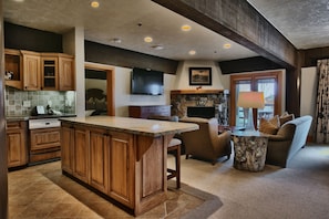 Flooring, Screen, Hardwood, Indoors, Floor