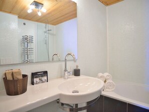 The Owl Bedroom ensuite bathroom