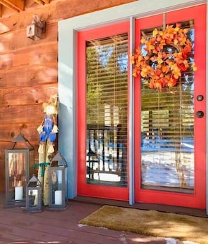 We love decorating the entrance for the fall and Christmas!