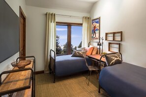 The 3 bedroom condo typically has 2 king beds and 2 single beds.