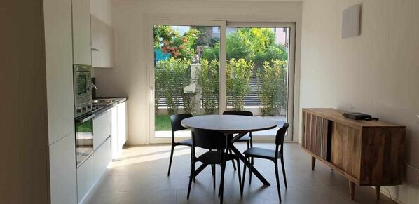 Kitchen or kitchenette,Garden view