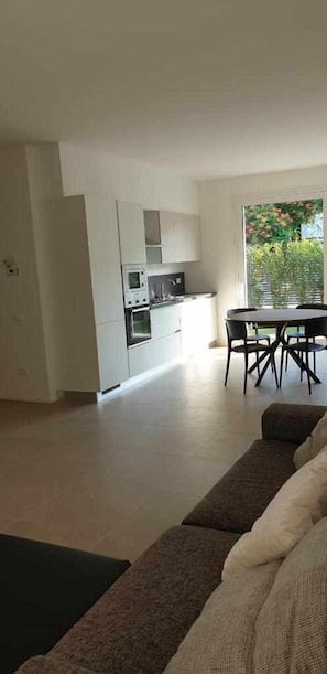 Kitchen or kitchenette,Living room