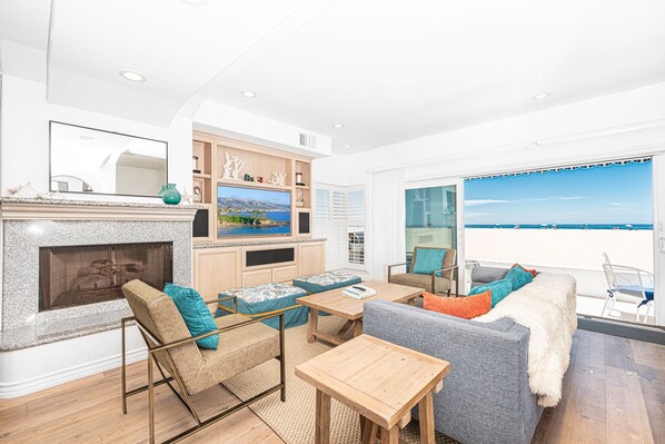 A true gem, with multiple levels of comfort (all with breathtaking ocean views!)
                