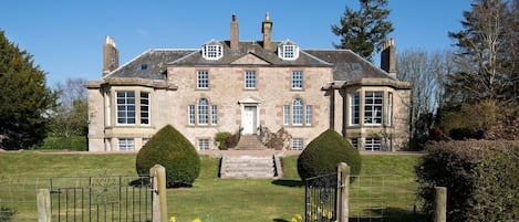 Cairnbank - the impressive facade of this Georgian country house