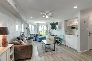 Indoor - Cozy living area