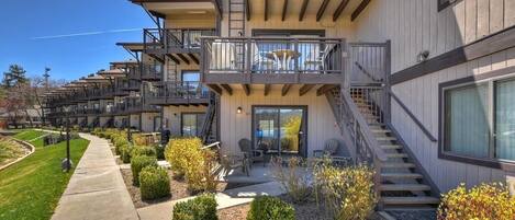 Gorgeous Lakefront Condo