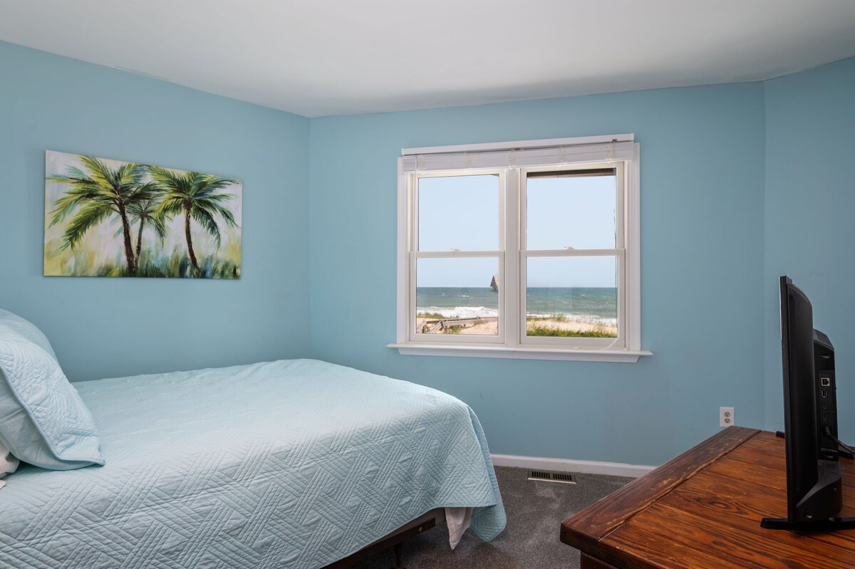 SeaAira: Oceanfront with unbeatable ocean views, renovated kitchen and baths