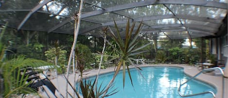 Secluded Florida Home House with Screened in Pool
3 Bedroom, 2 Bath