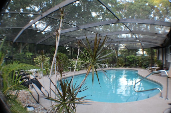 Secluded Florida Home House with Screened in Pool
3 Bedroom, 2 Bath