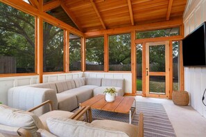 outdoor sunroom