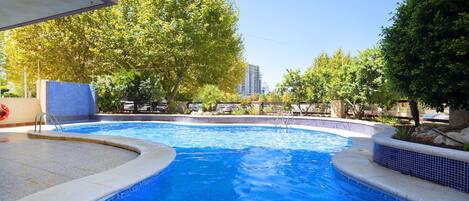 Water, Plant, Sky, Daytime, Swimming Pool, Blue, Tree, Azure, Shade, Outdoor Furniture