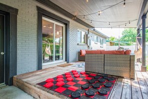 Enjoy your morning coffee or night cap gathered on the outdoor couch or lounging in the hammock