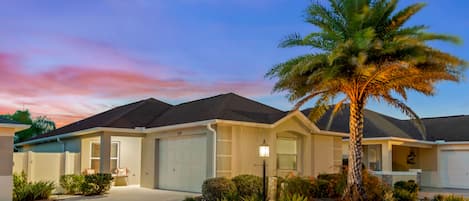 Beautiful Courtyard Villa in The Village of Charlotte