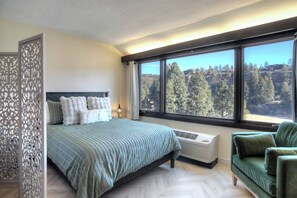 Queen Bed with Views