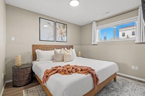 Bedroom 1 - King Bed