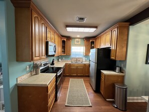 Fully stocked Kitchen 