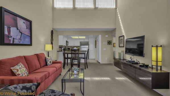 Great Open Floor Plan with cathedral ceiling and lots of natural bright light