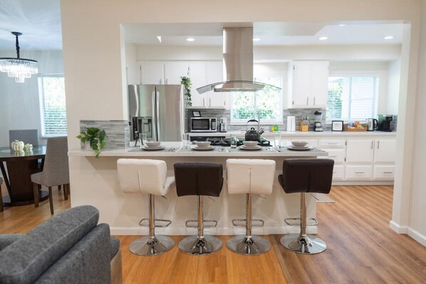 KITCHEN/DINING AREA -- View 3D Virtual Tour of the Property Here: https://tinyurl.com/5n97ur27