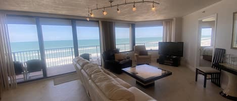 Spacious Oceanfront Living Area