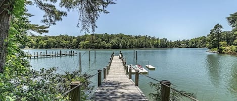 Guest have access to the deepwater dock- Bring your boat or jet ski.