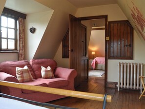 Double bedroom | Baker’s Cottage, Hotham, near Beverley
