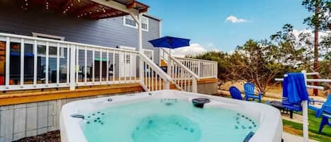 Sit 'n' sip in a relaxing session in the hot tub, while you admire the Hill Country beauty all around you.