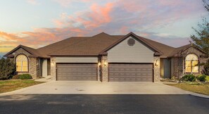 Entire Duplex - 6 bdrms per side - Huge Game room - 4 living rooms - 2 kitchens