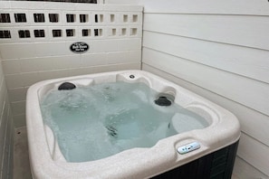 Begin your get-a-way by soaking in your private Hot Tub...a.m. or p.m.!