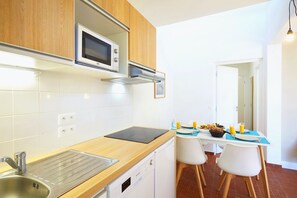 Make a quick meal in your kitchenette.