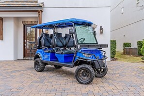 6-seat golf cart included for FREE during your entire stay (street legal)